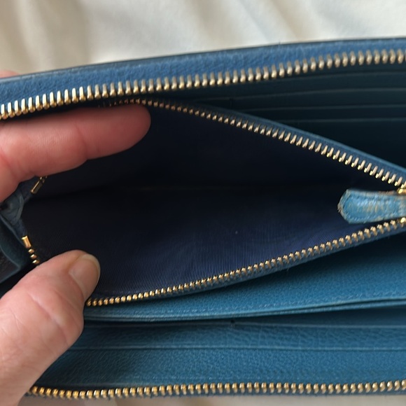 PRADA💙Colbalt Blue Bow Zippy Wallet w/ Authentication card Interior perfect - Picture 7 of 12